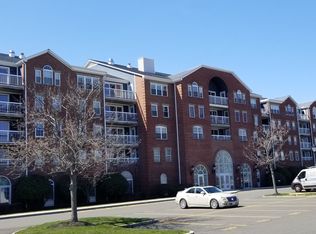 50 Boatswains Way APT 505, Chelsea, MA 02150