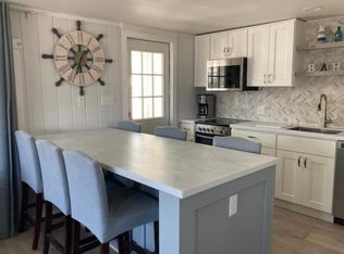 24 Wall St, Hampton, NH 03842
