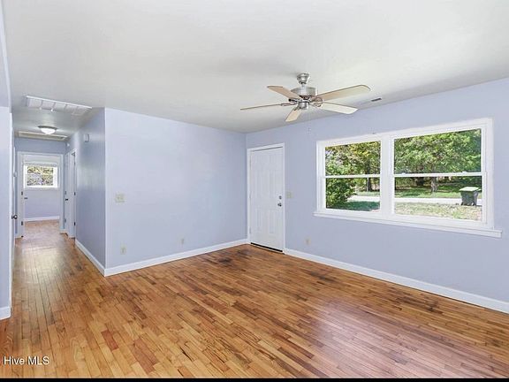 2nd image of 5017 Ilex Dr