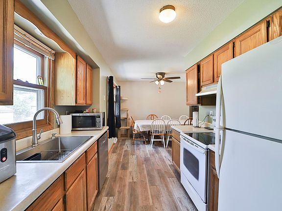 2nd image of 505 G St NE