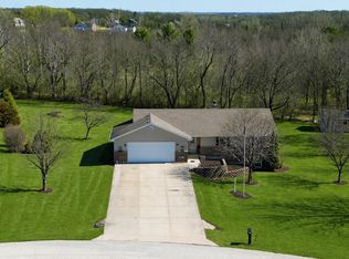 2383 N 4070th Rd, Sheridan, IL 60551