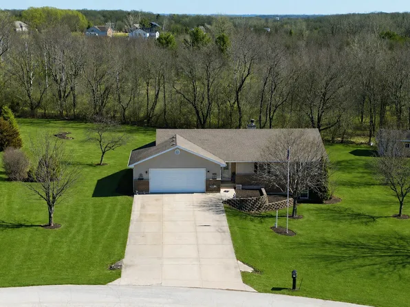 2383 N 4070th Rd, Sheridan, IL 60551