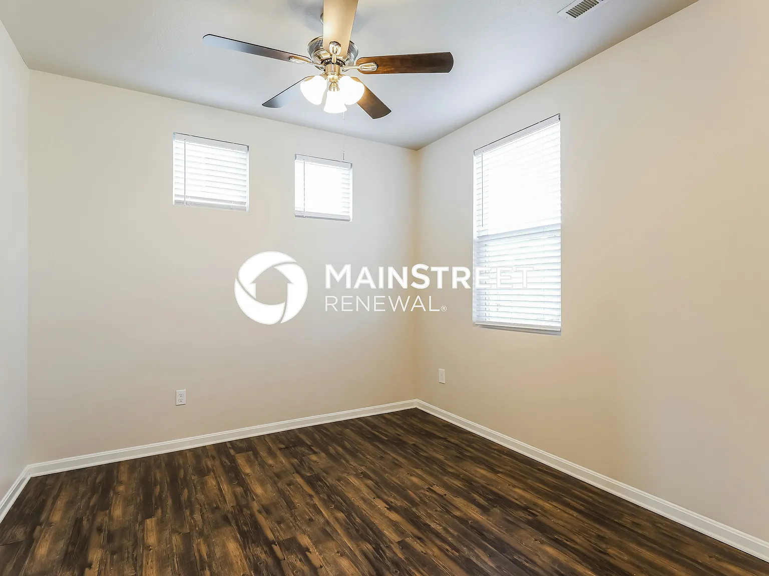 11928 Trottingham Cir — Photo 3