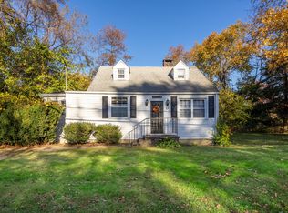 19 Longview Ave, Danbury, CT 06811