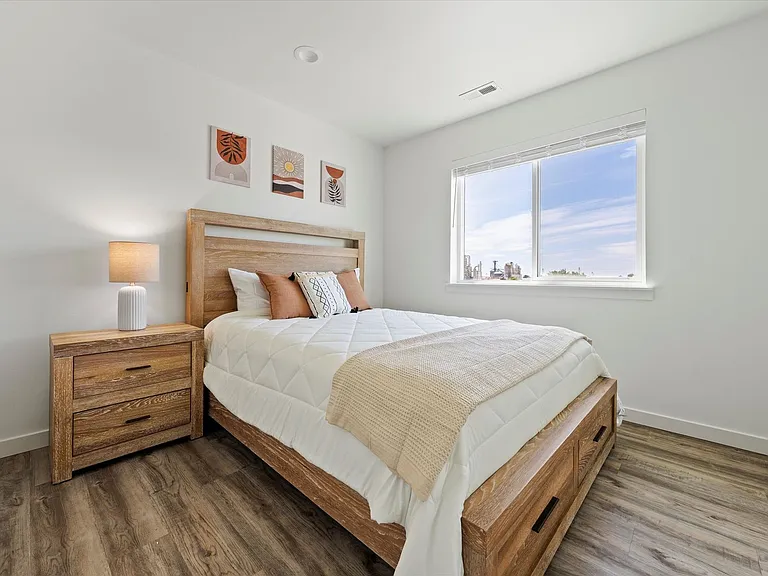 638 G St NE — Photo 57