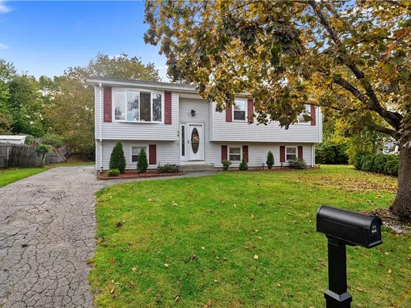 24 Hackman Pl, Warwick, RI 02889