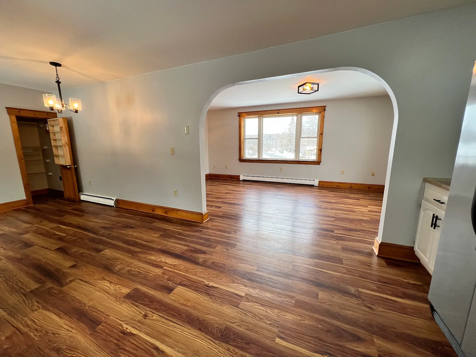 3 bed, 1.5 bath, 1200 sqft, $2,300 — Photo 1