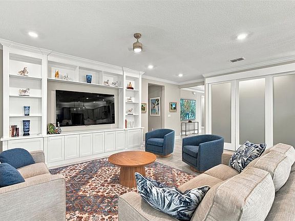 4th image of 4582 NW 57TH AVENUE