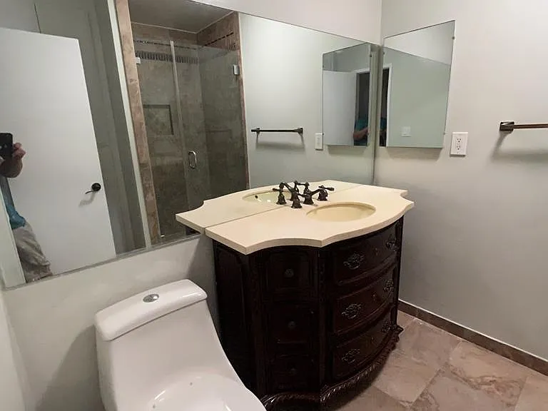 5243 Yarmouth Ave #25 — Photo 22