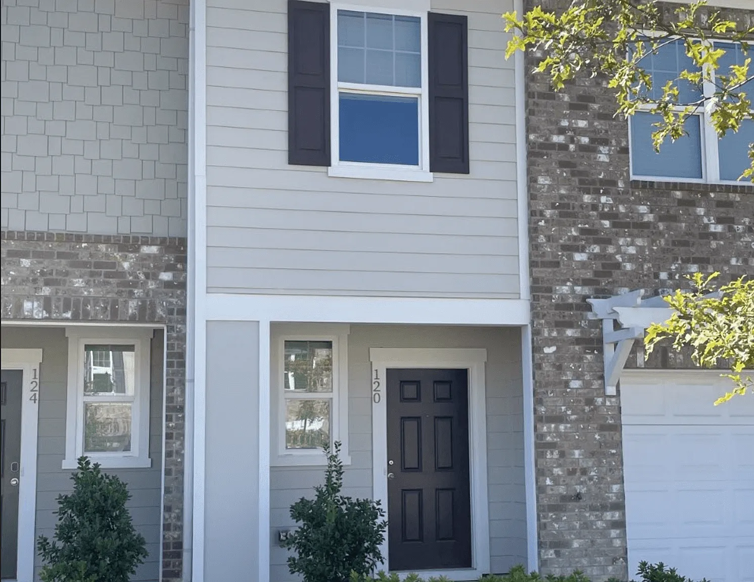 120 Swindon Drive — Photo 2