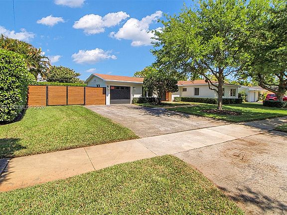 3rd image of 8975 SW 83rd St