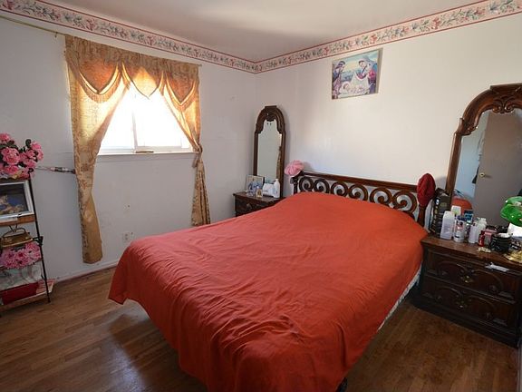 4th image of 75 Elissa Ln