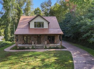 216 Pine St, Gatlinburg, TN 37738