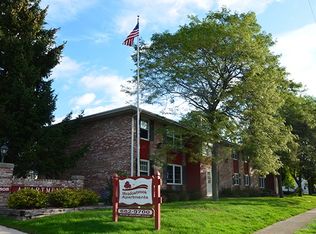 808 E Cedar Ave #MEADOWBROO, Manitowoc, WI 54220