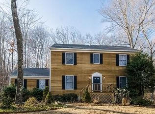 11 Old Dodgingtown Rd, Bethel, CT 06801