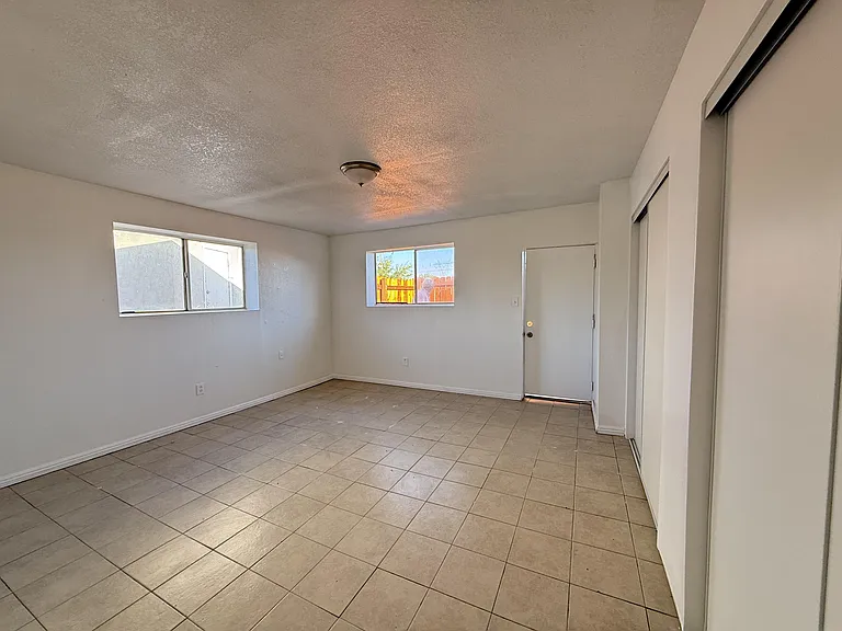 10080 Pyrite Ave — Photo 2