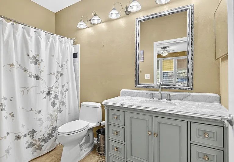 1811 Chatelain Way #1 — Photo 13