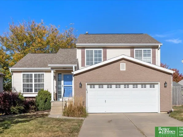 7464 N 111th St, Omaha, NE 68142