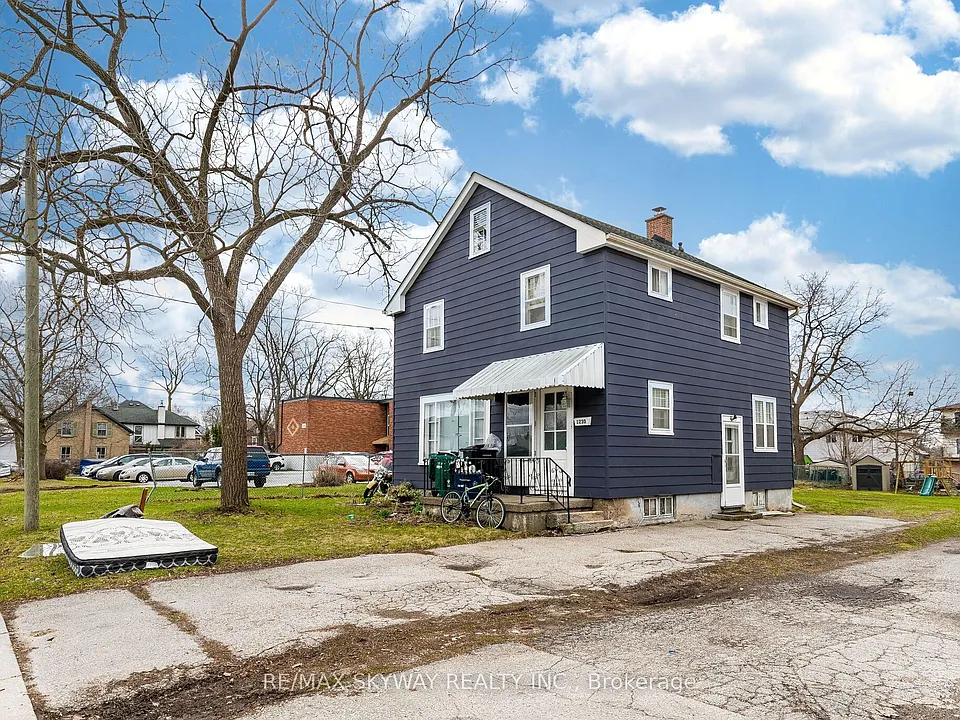 1230 Duke St