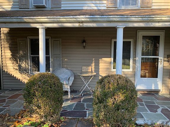 3rd image of 25 Alden Pl