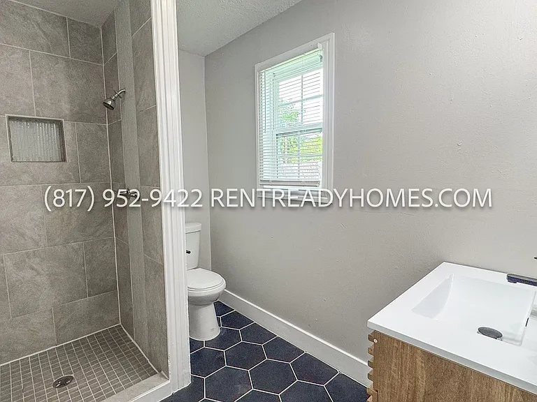 2613 Fairbrook St — Photo 32