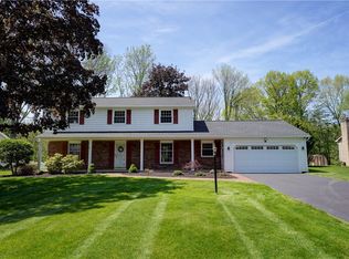 31 Shadowmoor Dr, Fairport, NY 14450