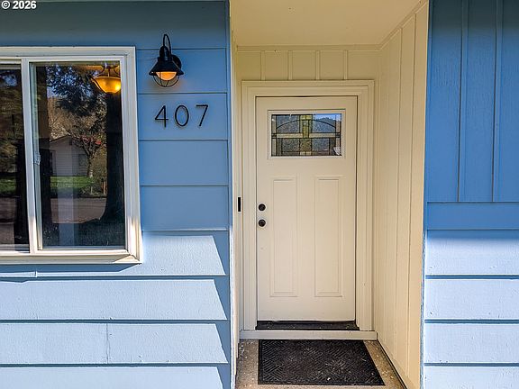 2nd image of 407 G Ave
