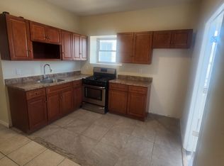961 Grove St #2L, Irvington, NJ 07111