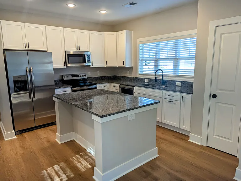 205 White Ave — Photo 4