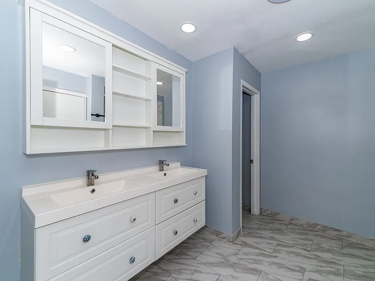 8110 Scottshill — Photo 22