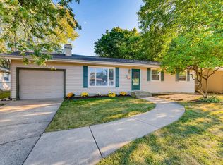 292 Thunderbird Trl, Carol Stream, IL 60188