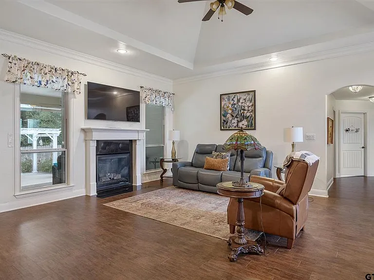 19503 Sara Ln — Photo 6