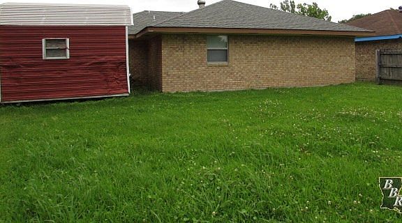 3rd image of 3606 Baker Dr