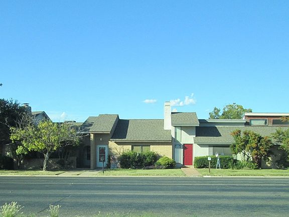 2nd image of 2622 Sunset Dr