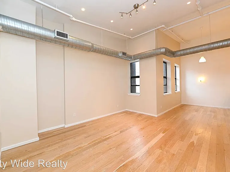 726-28 Market St #904 — Photo 6