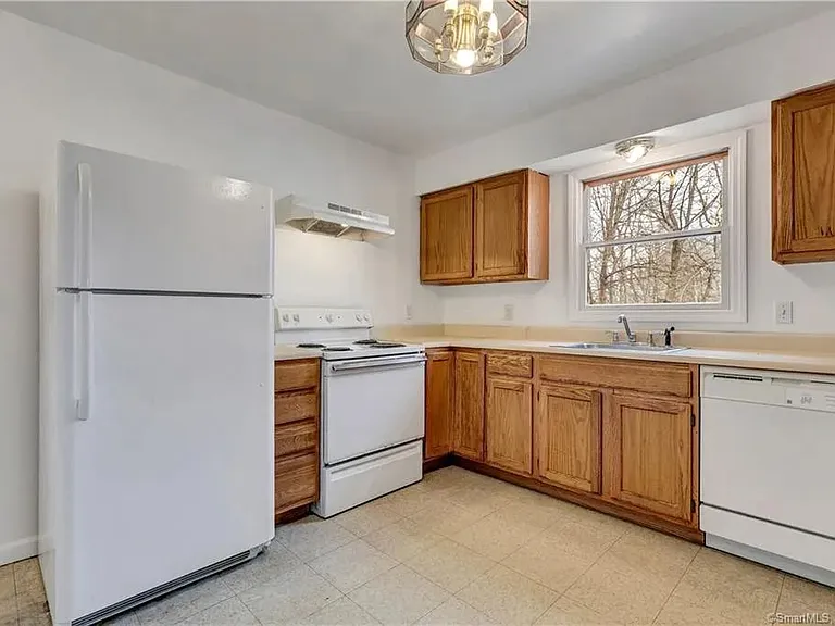 38 Diamond St — Photo 9