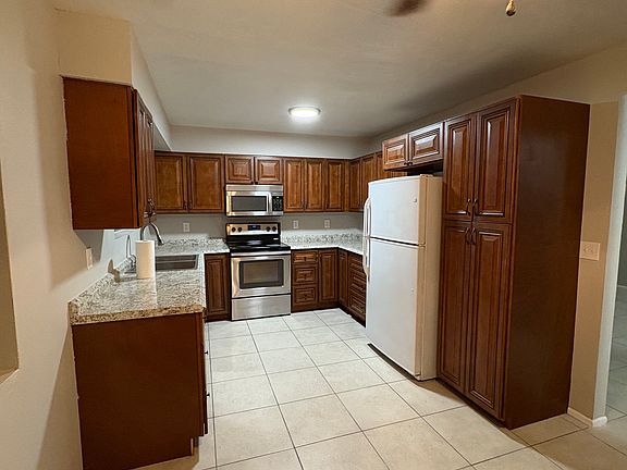 4th image of 709 W 41st St