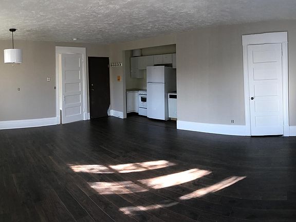 5th image of 2530 Dupont Ave S