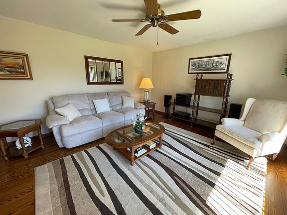 4th image of 10228 S 80th Ct
