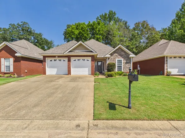137 Brittany Dr N, Elmore, AL 36025