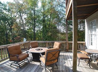 36119 Foxlore Farm Ln, Round Hill, VA 20141