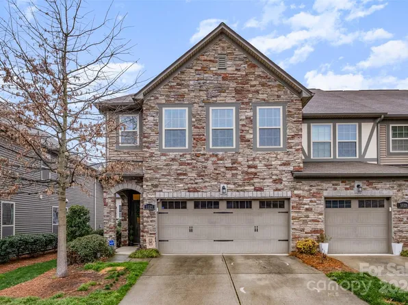 5525 Trieg Dr, Charlotte, NC 28278