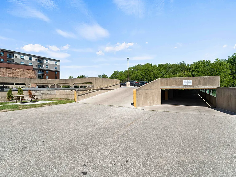 11886 Tecumseh Rd E — Photo 21