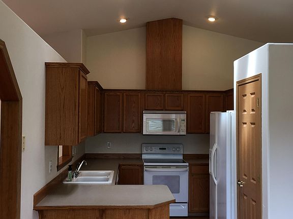 4th image of 11226 52nd Ave NE