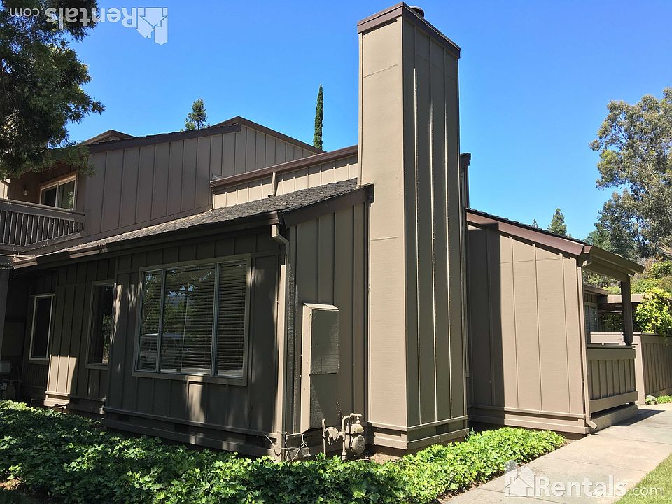 1st image of 108 Willow Hill Ct