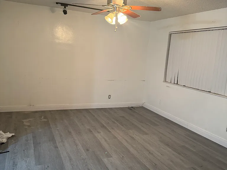 5401 SW 40th Ave #W — Photo 3
