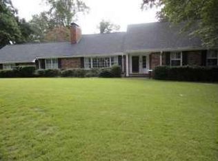 1098 Dixon Cir, Gainesville, GA 30501