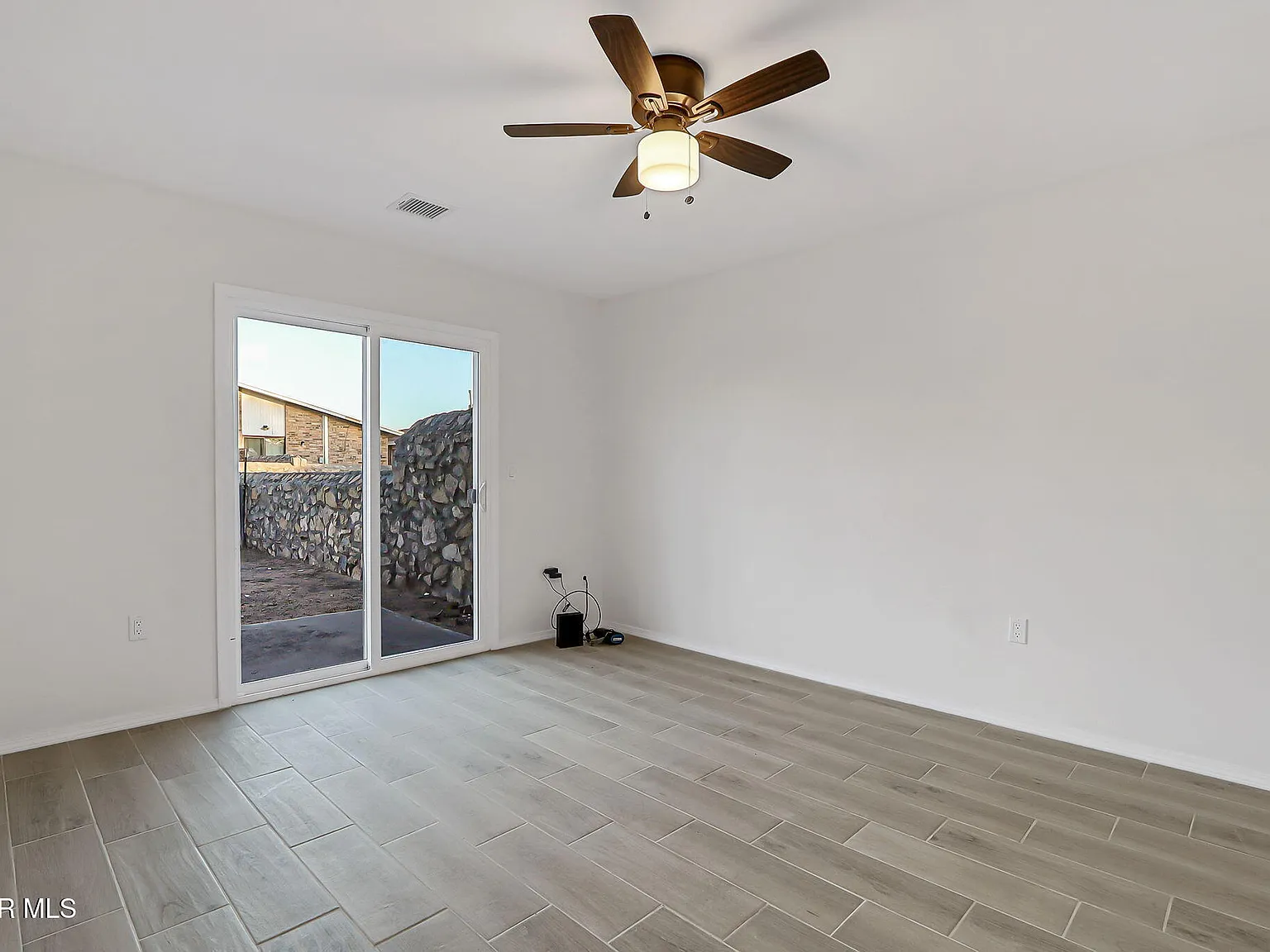 4 bed, 1936 sqft, $2,500 — Photo 4