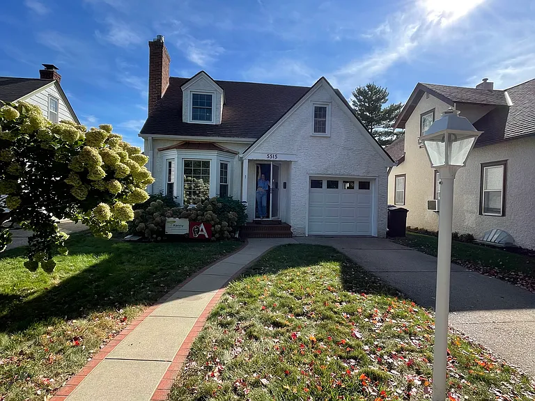 5515 Bryant Ave S — Photo 2