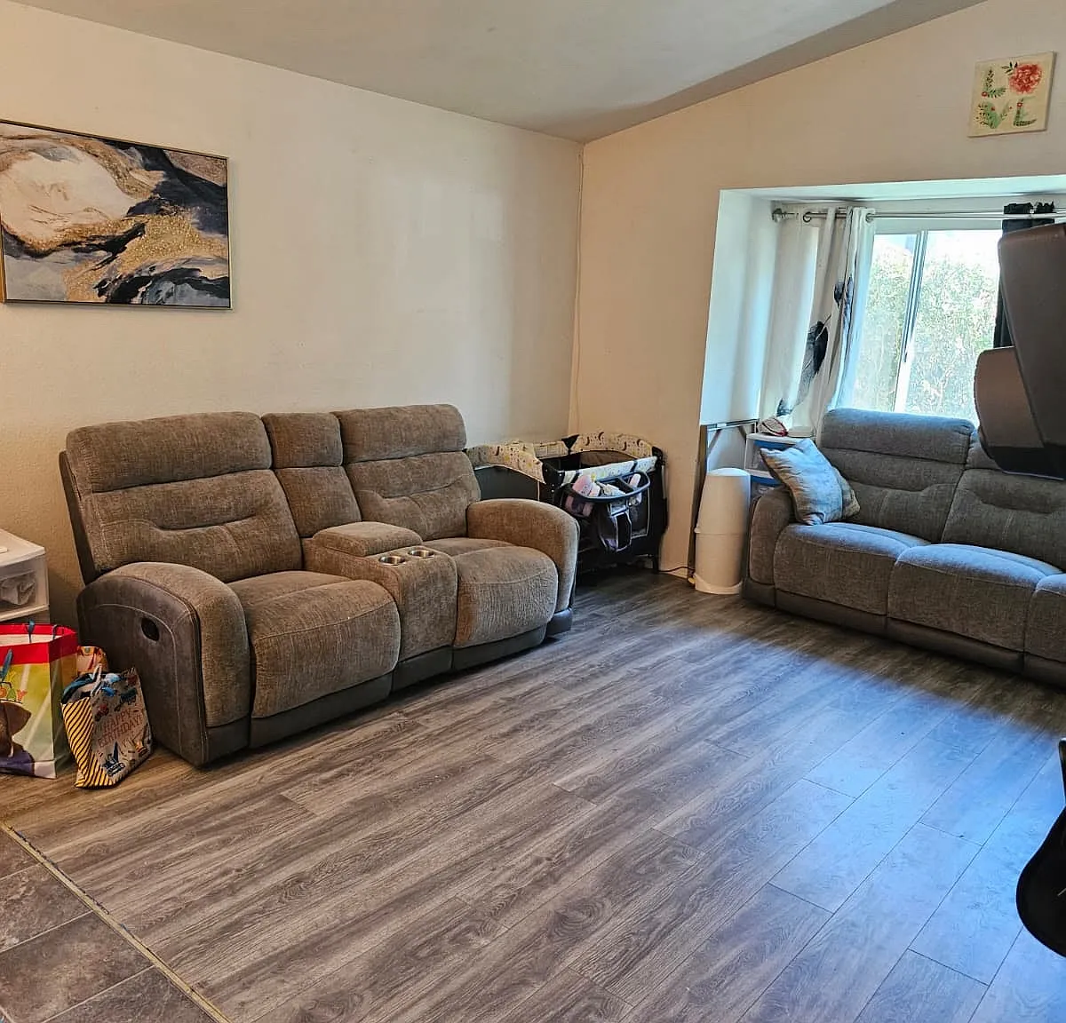 3 bed, 1607 sqft, $3,450 — Photo 2